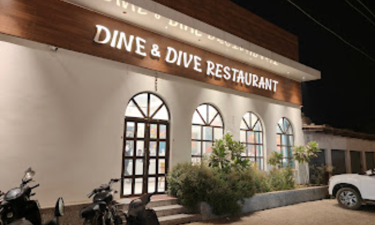 Dine & Dive Restaurant